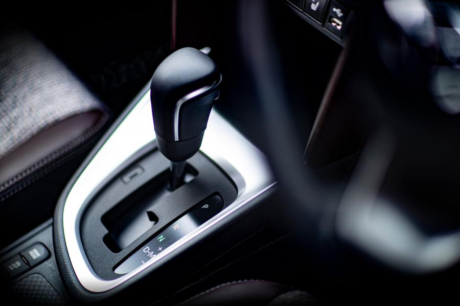 Детали интерьера Toyota Yaris Cross Hybrid 2020 года  (JP) (фото 15 из 29)